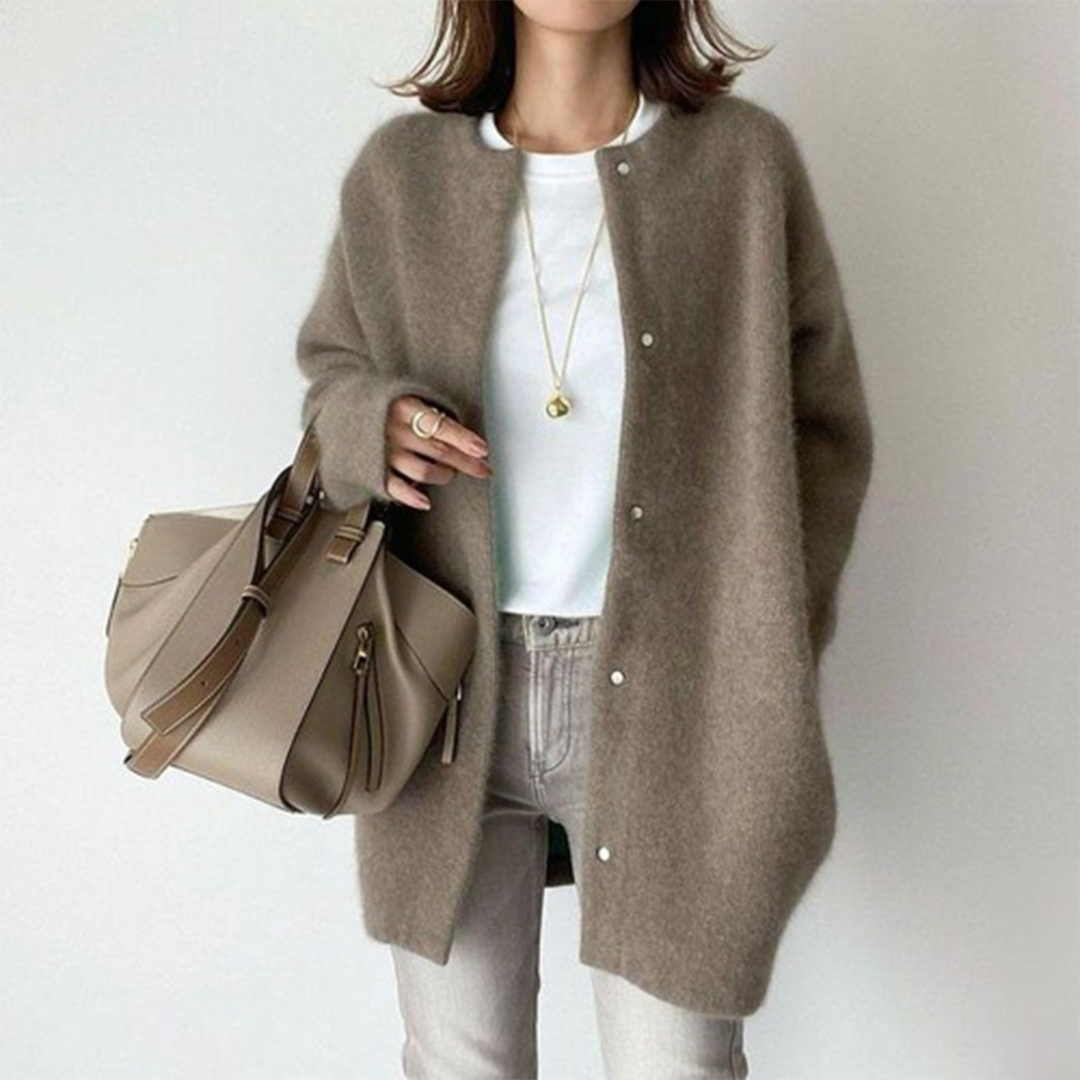 Soft Knit Cardigan | Button-Up | Cozy & Elegant