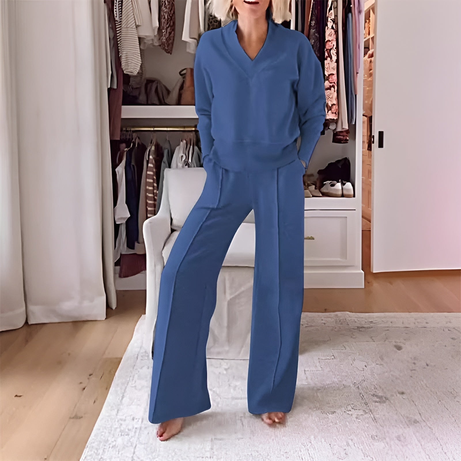 Relaxed Lounge Set | V-Neck Sweatshirt & Wide-Leg Pants | Effortless Comfort